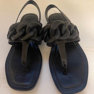 Chic Black Leather Women's Sandals with Chunky Chain Detail